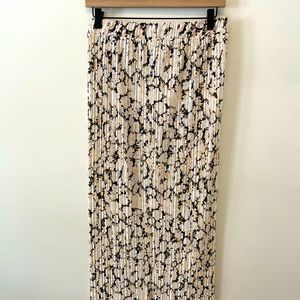 ASOS Long Daisy Skirt Size 10
